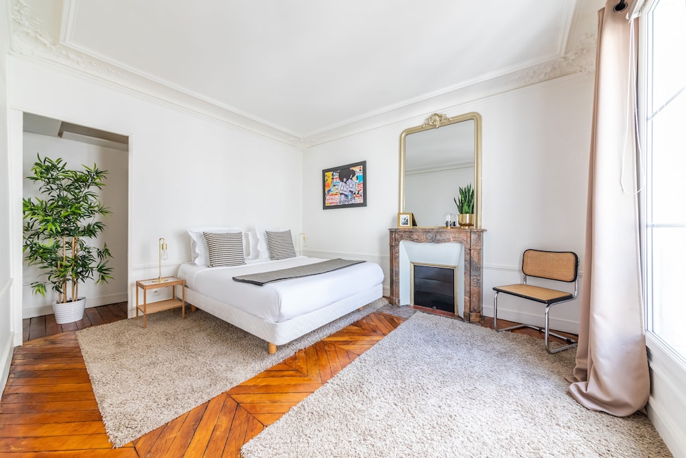 2 BEDROOMS, APARTMENT
