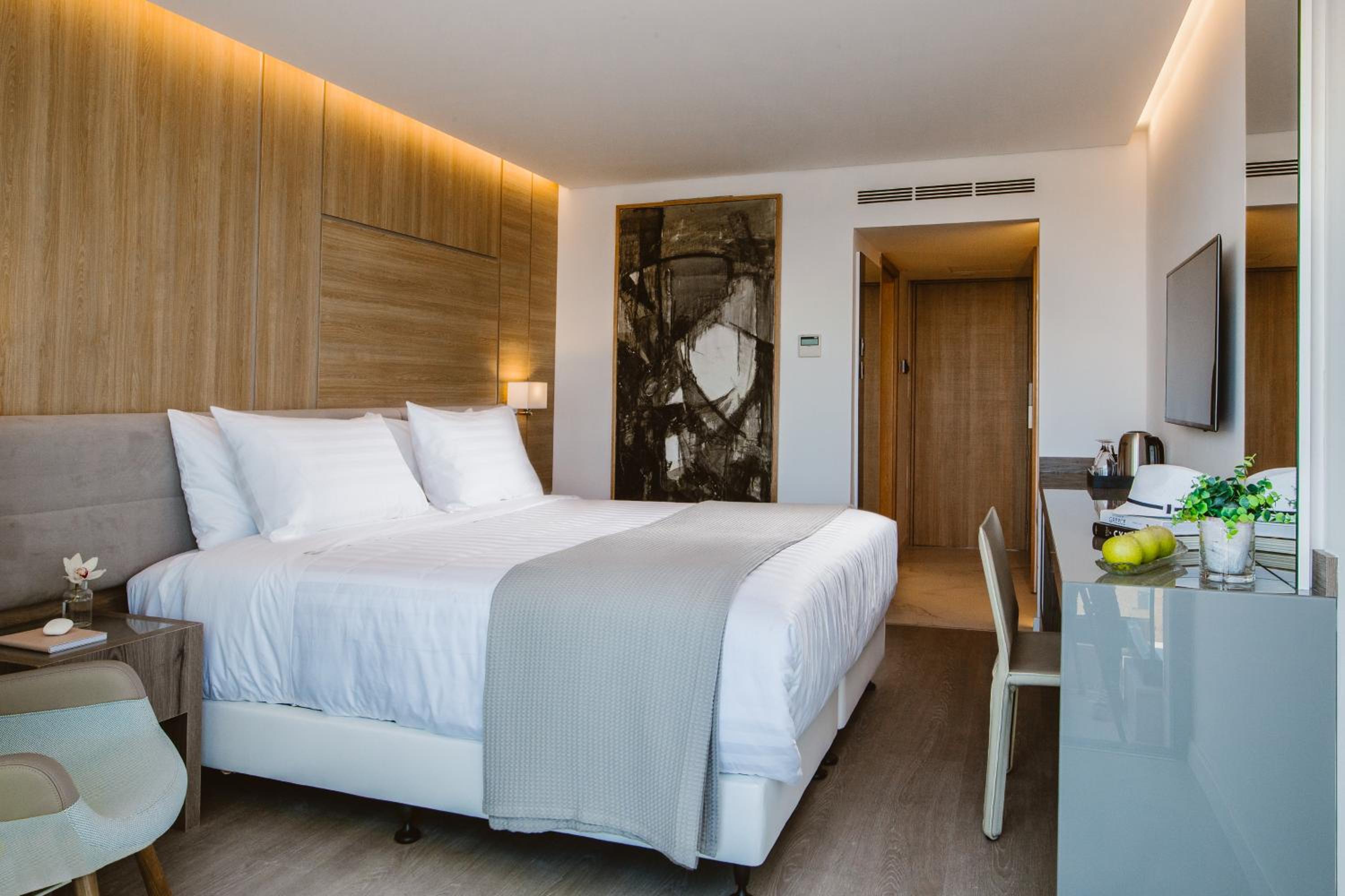 Junior Suite, Double Bed, Inland View, Sofa, Accessible