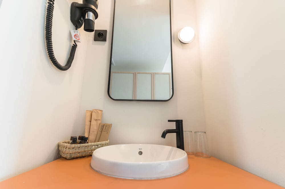 Akquaaa Boutique Hotel 45/48