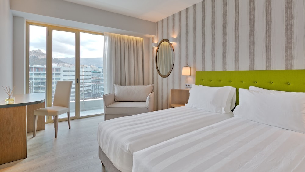 CONNECTING, FAMILY SUITE