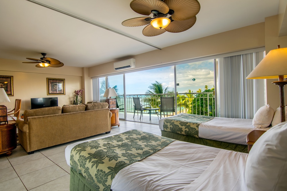 Waikiki Shore by OUTRIGGER 48/81