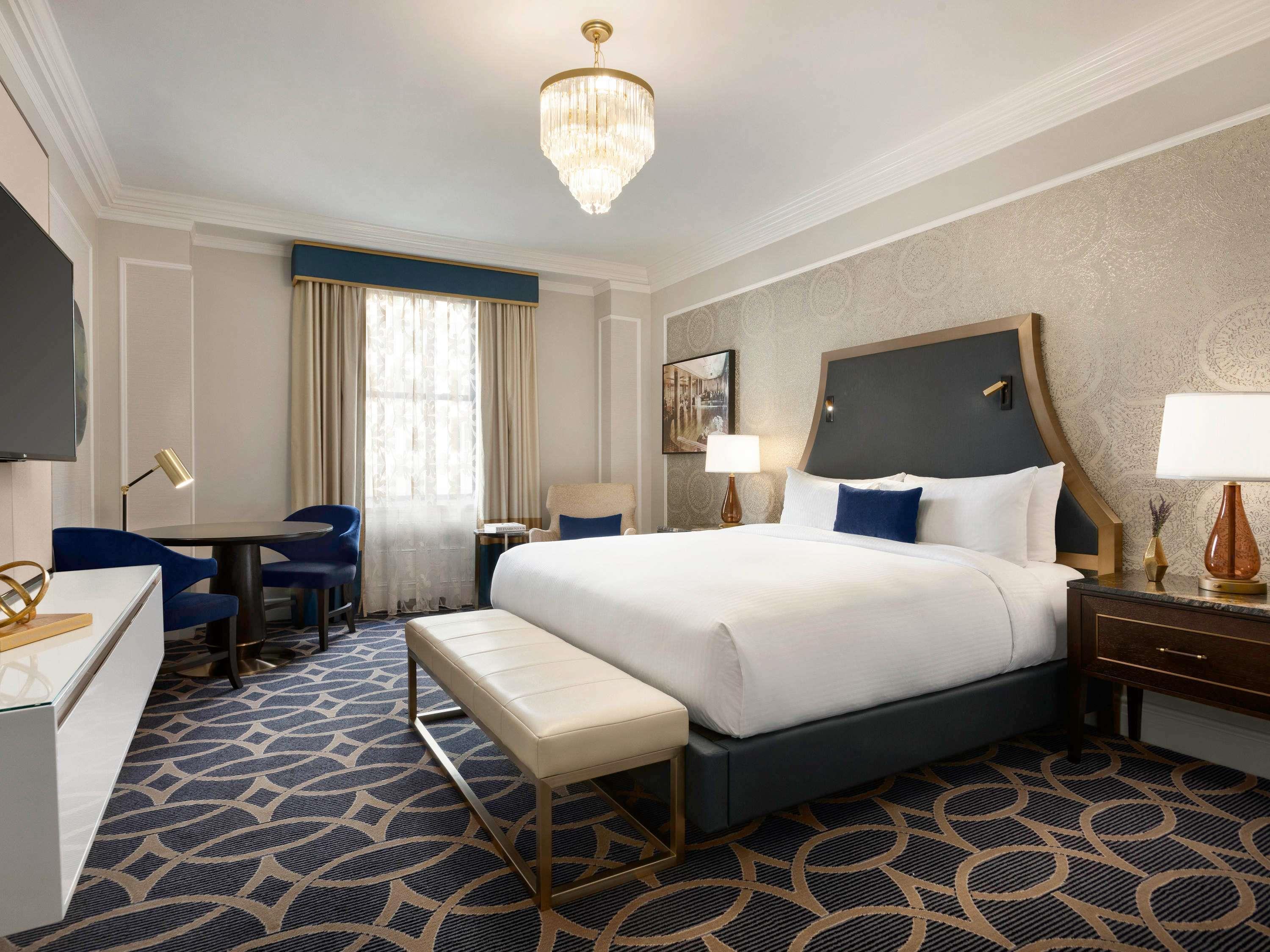 Fairmont Gold, King Bed, Executive Lounge Access