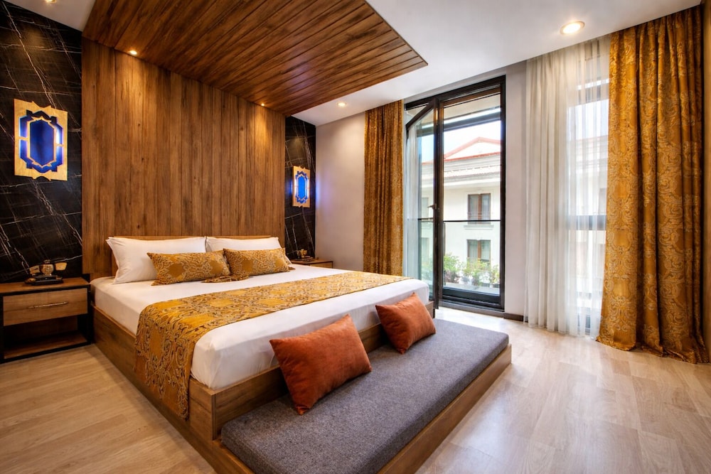 Air Barbaros Hotel 11/53