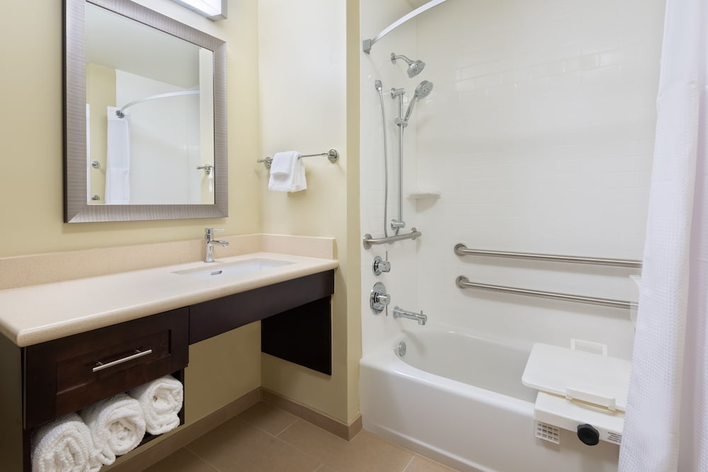 Staybridge Suites Miami International Airport 13/77