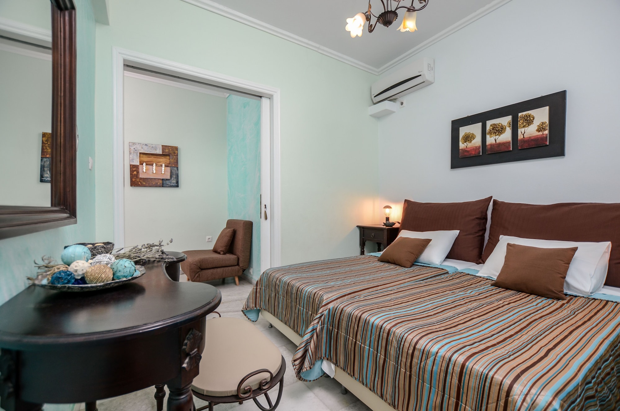 Apartment, Murphy Bed, Queen Bed
