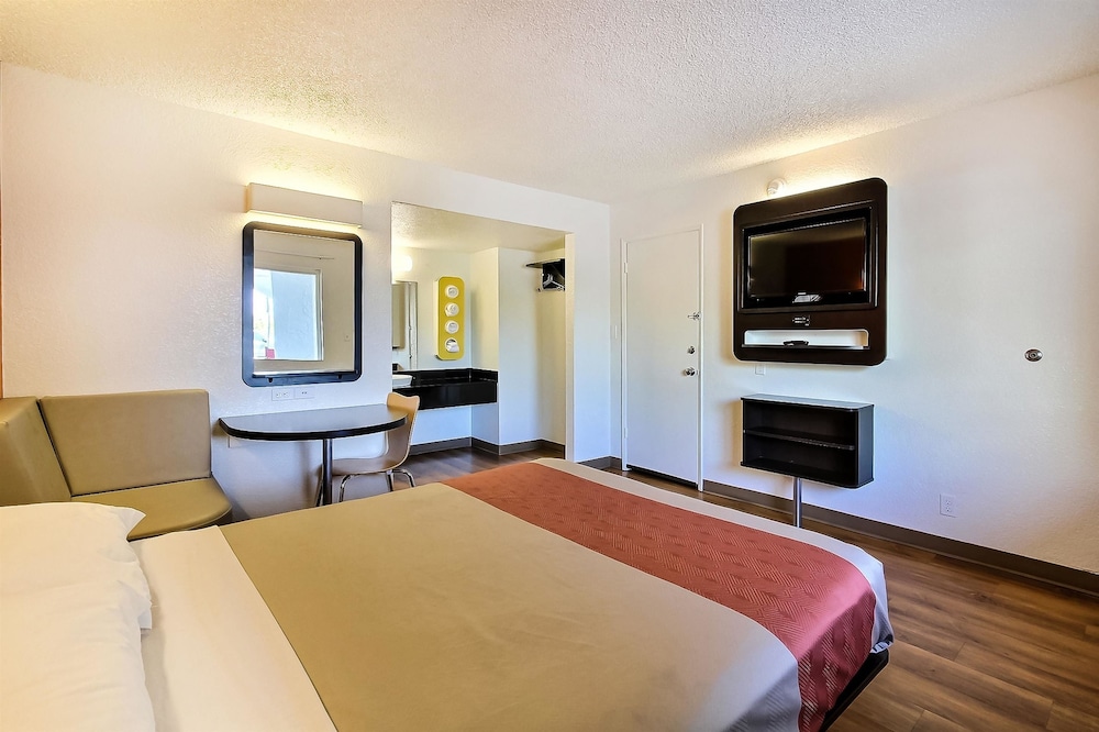 Motel6 Campbell, CA - San Jose 9/28