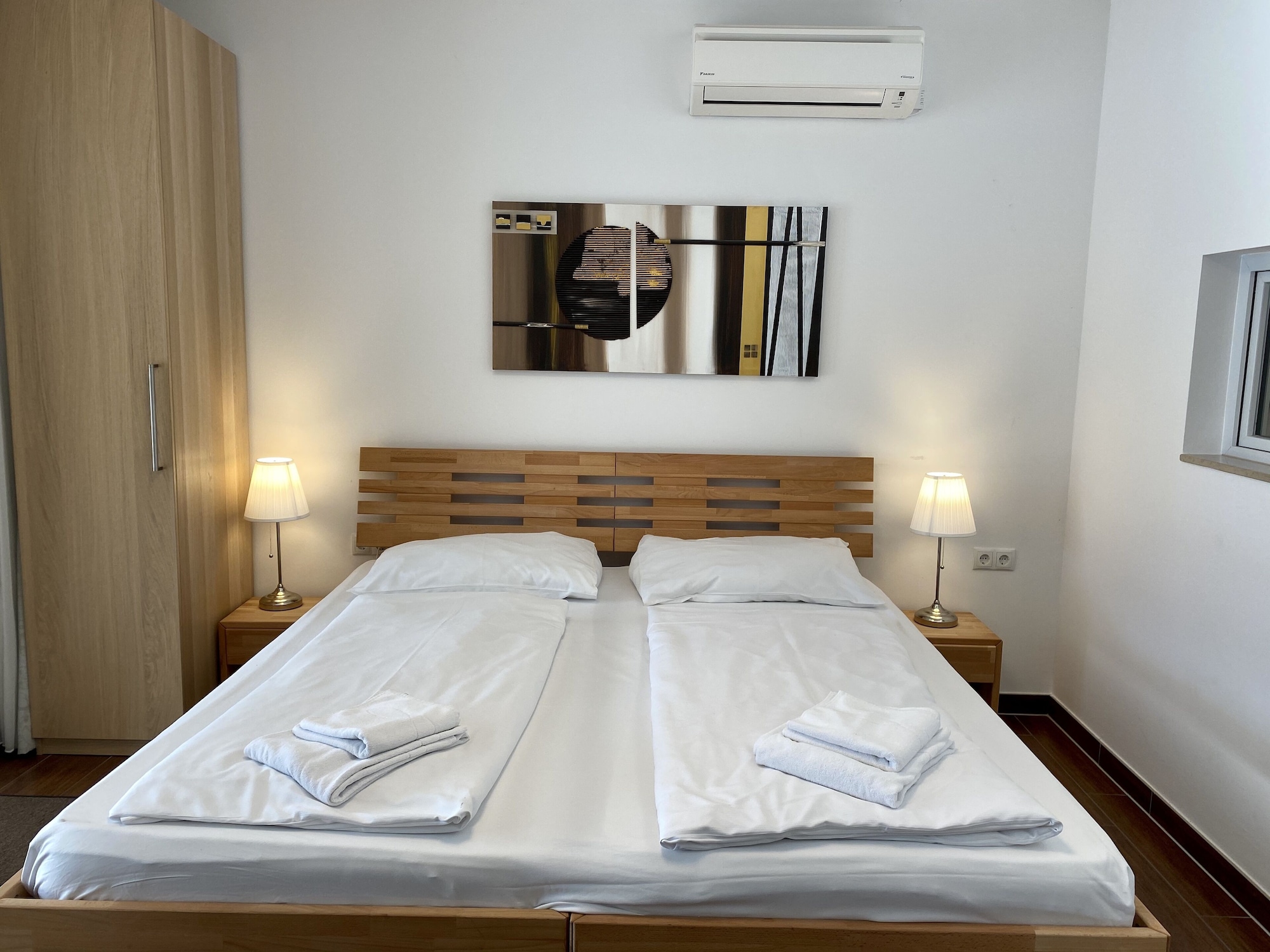 Top, Luxury, Apartment, Twin Beds, Lake Side, Lake View, Terrace