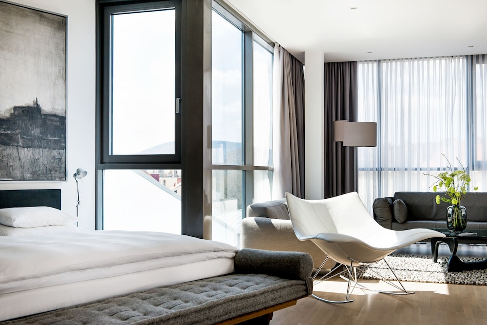 PENTHOUSE, SINGLE