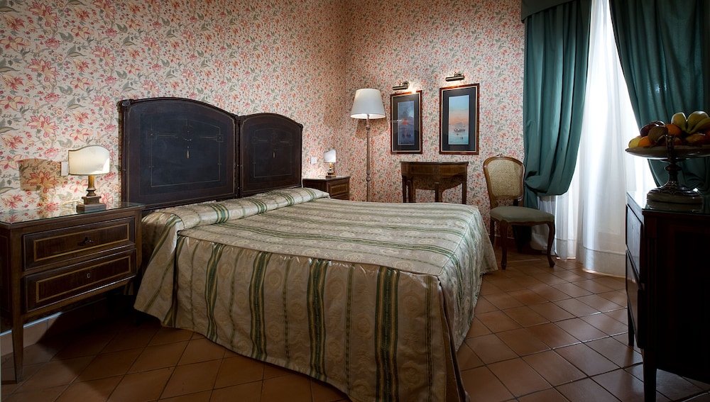 STANDARD, DOUBLE OR TWIN BED