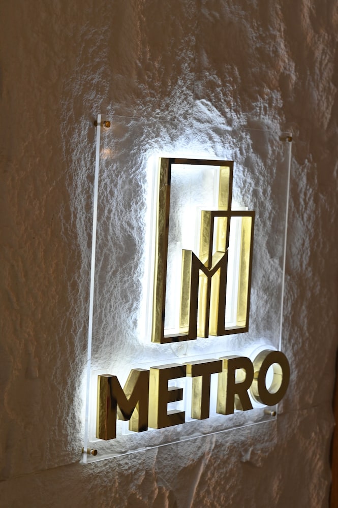 Metro Hotel Phahonyothin 35 33/50