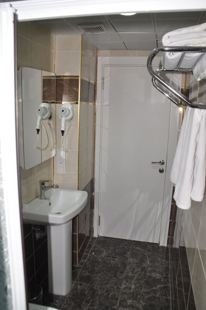 Grand Sera Hotel 48/50