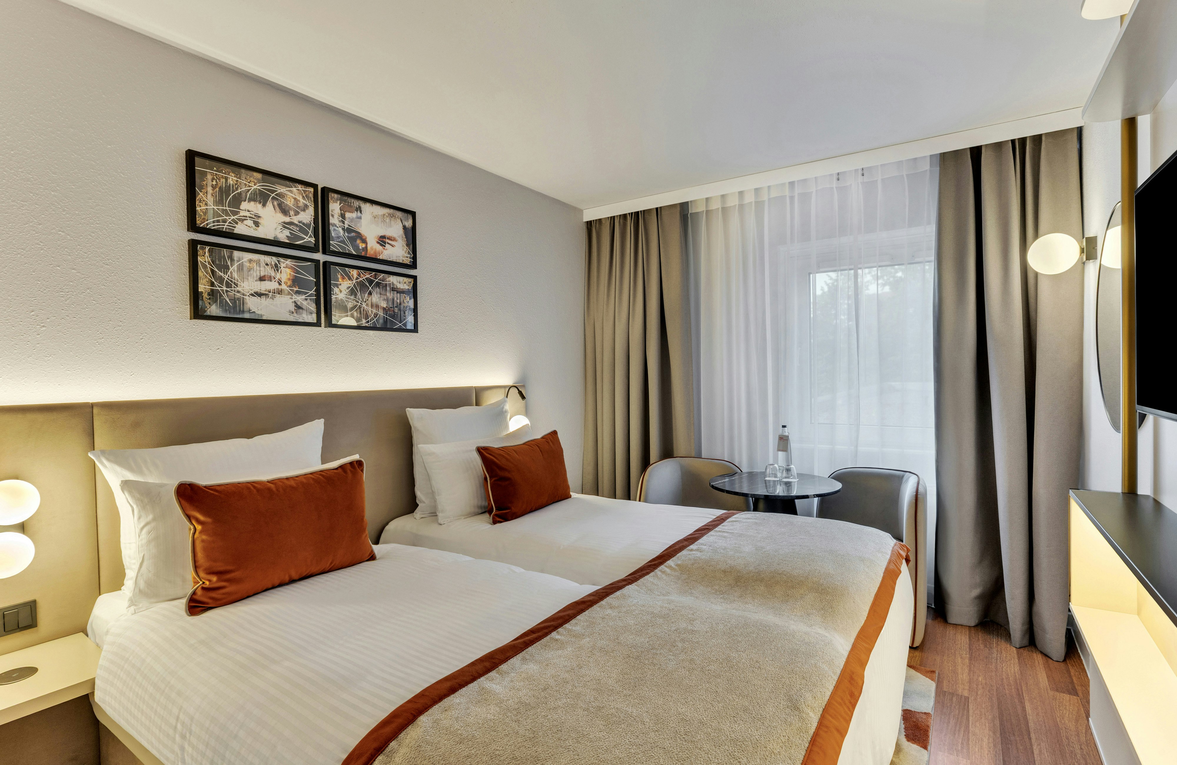 Comfort, Twin Beds