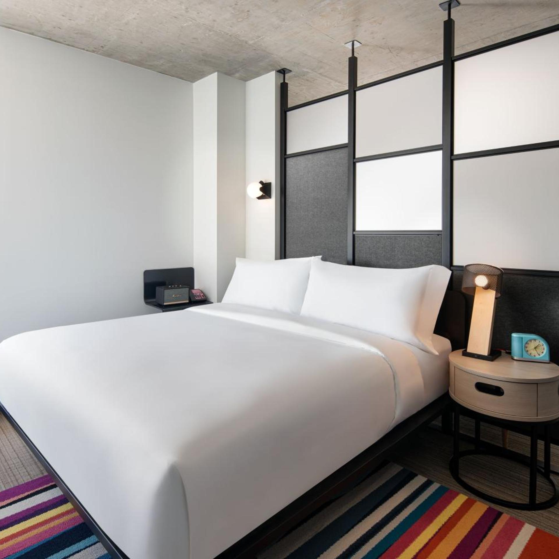 Suite, King Bed, Coastline View