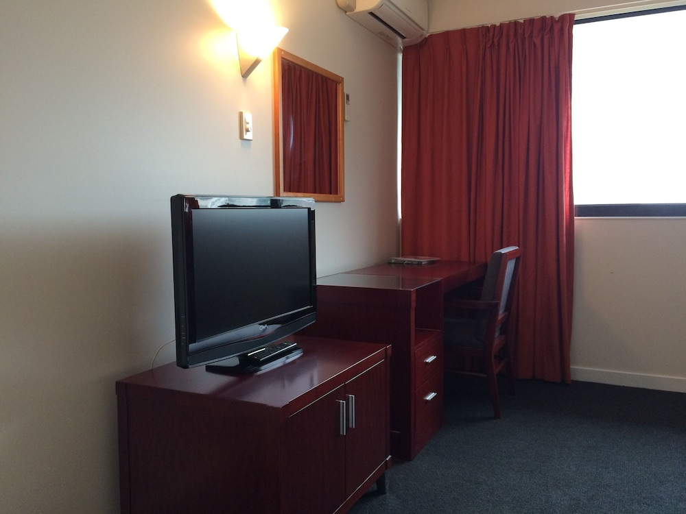 Madison Plaza Townsville 52/64