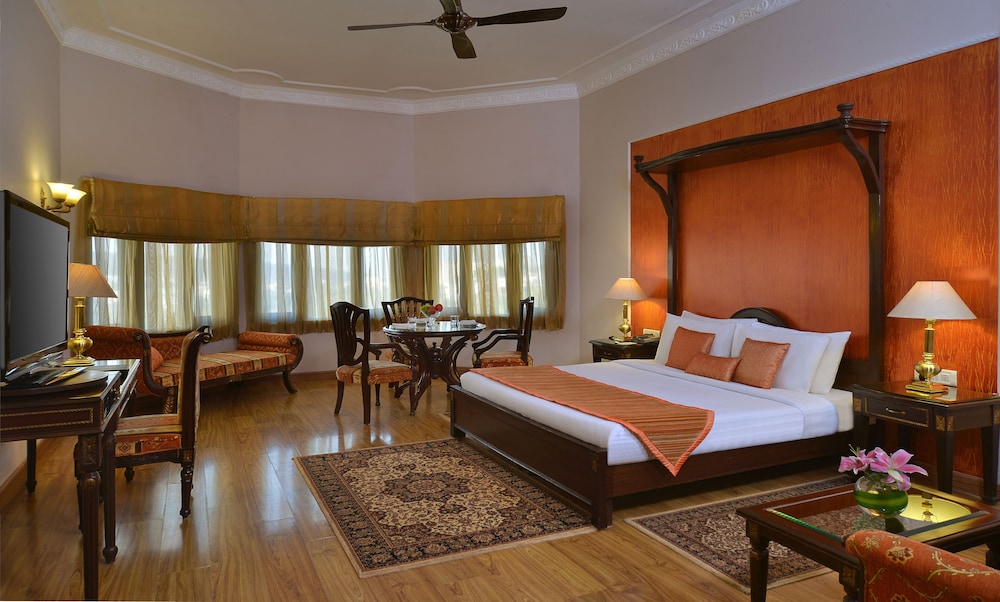 Noor Us Sabah Palace 14/45