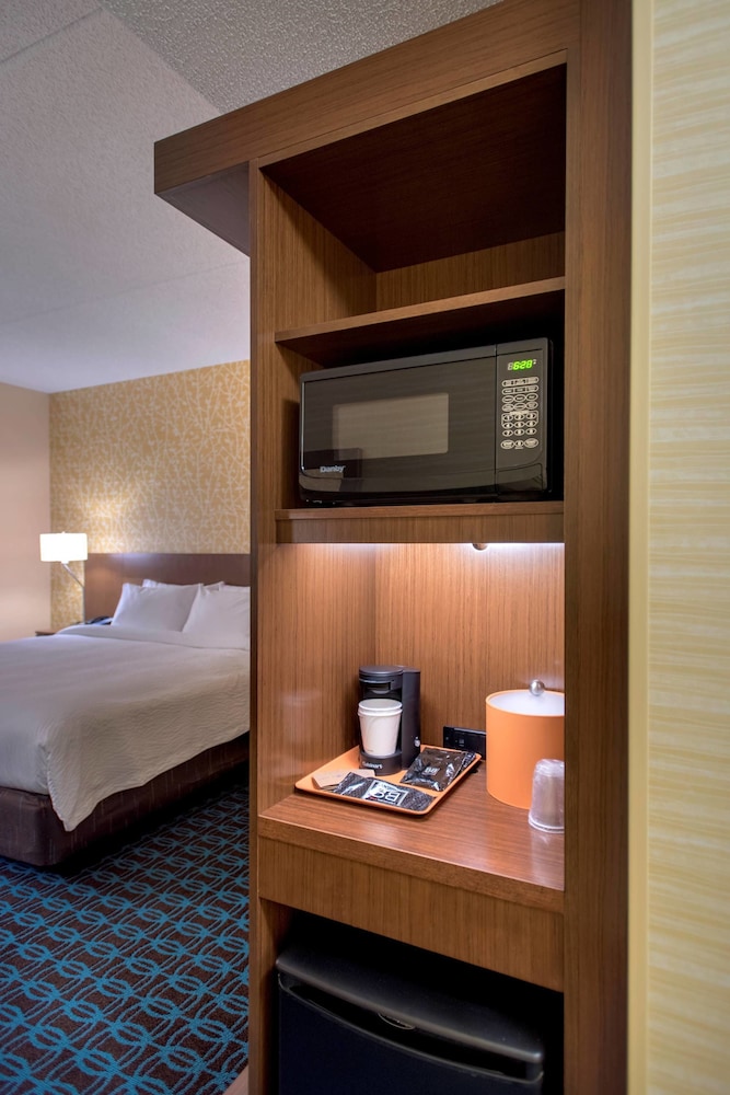Fairfield Inn And Suites Syracuse Carrier Circle 12/39