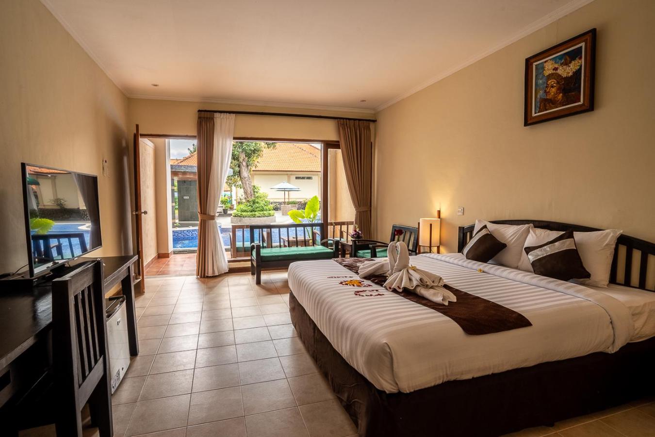 Deluxe, Double or Twin Bed