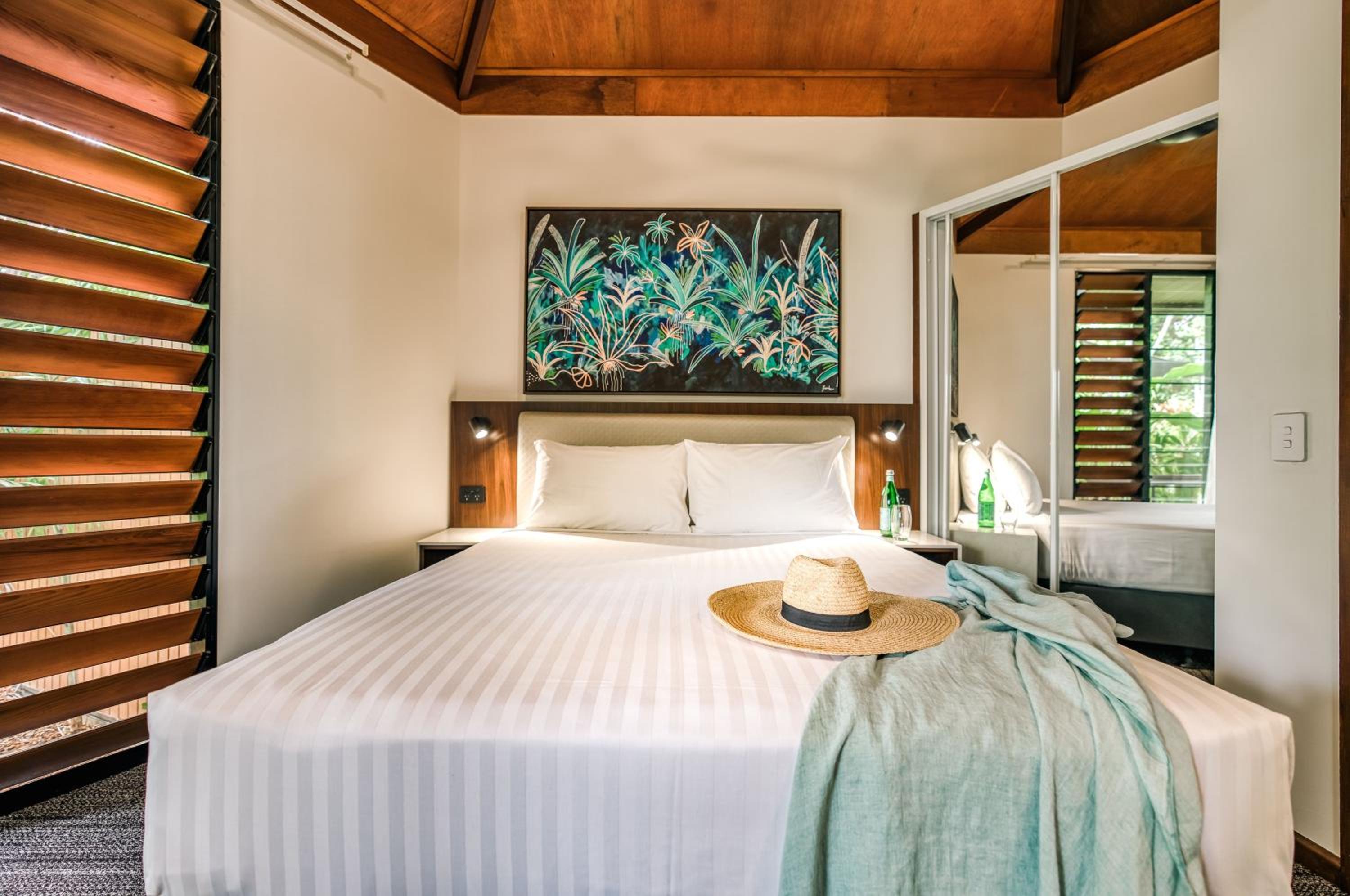 Palm, Villa, King Bed, Plunge Access