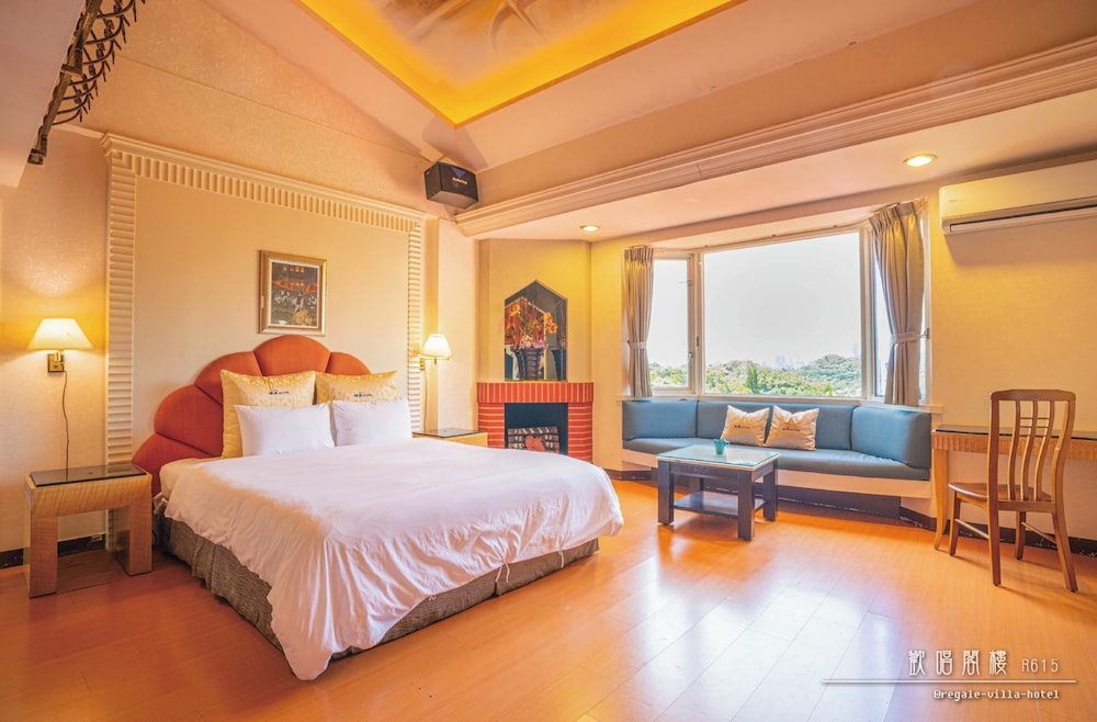 Regale Villa Hotel 18/73