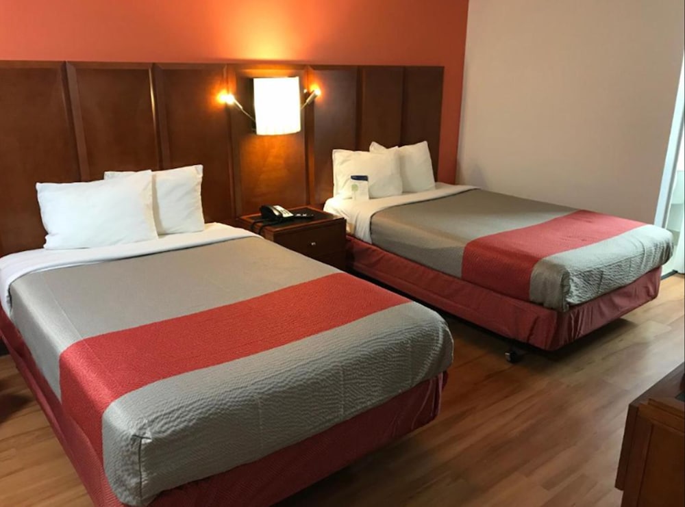 Motel6 Van Buren, AR 24/53