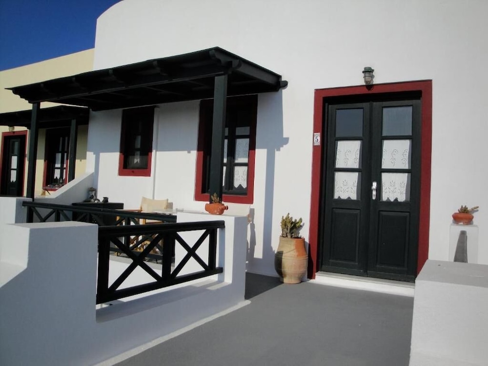 Vrachia Studios and Apartments 4/50