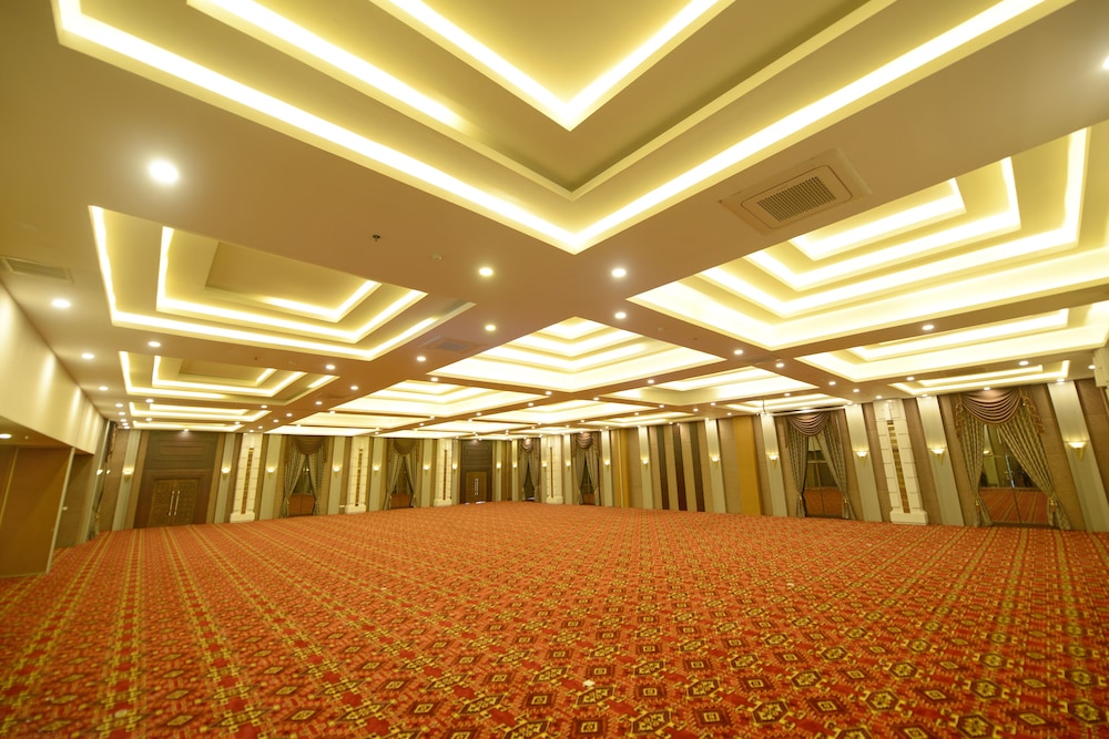 Grand Tjokro Balikpapan 32/55