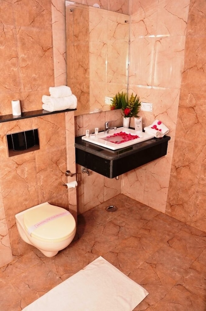 Ranthambhore National Resort 23/73