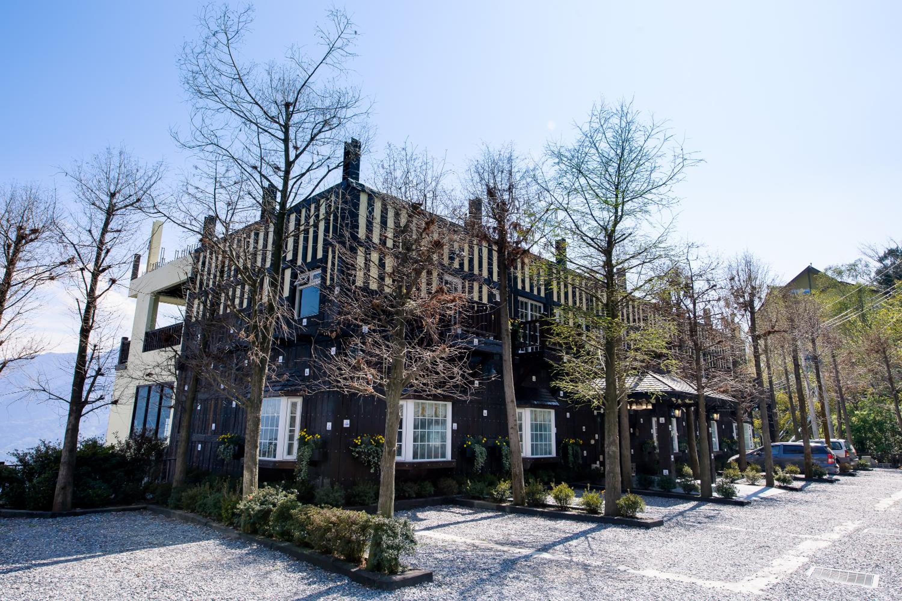 Vanse Hotel 9/43
