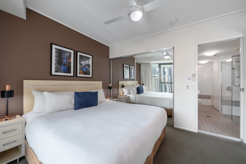Oaks Brisbane Felix Suites 12/42