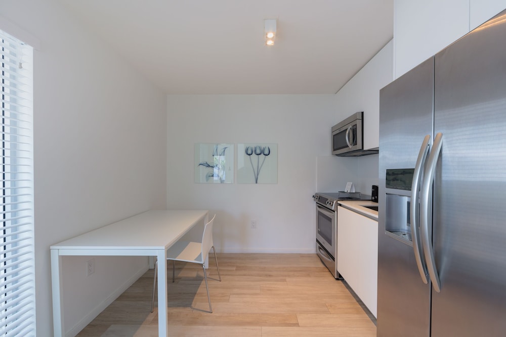 Beach Haus Key Biscayne 18/50