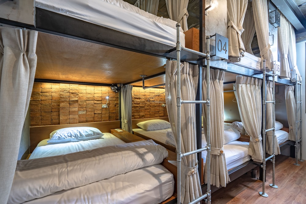 Siam Plug In Hostel 15/50