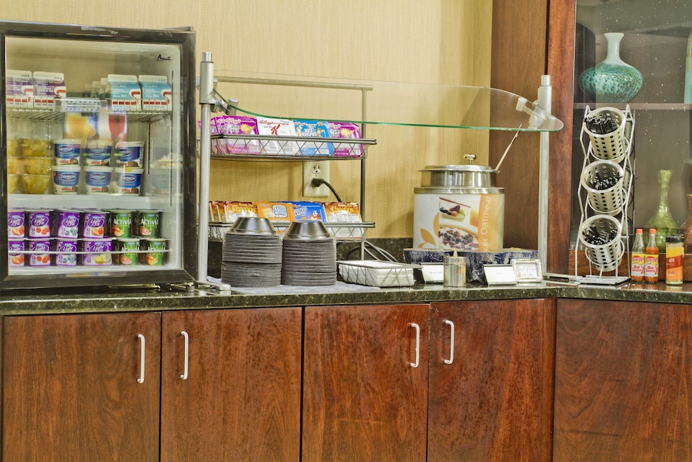 SpringHill Suites by Marriott Charlotte Airport 45/72