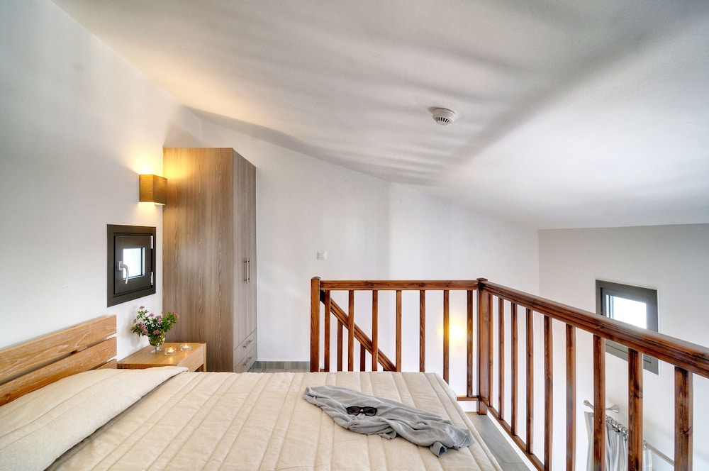 MYRTOS MARE SUITES 18/46