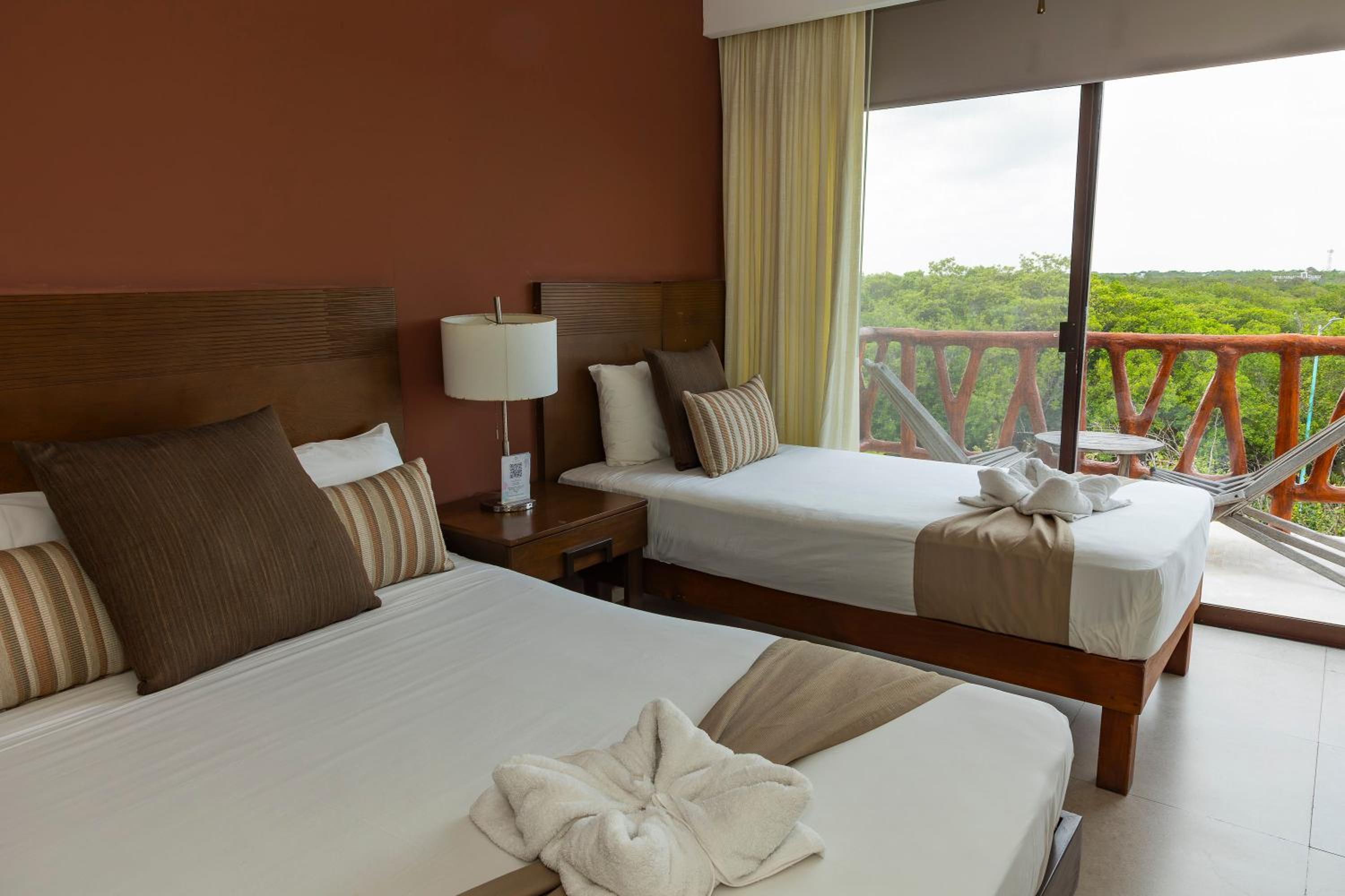 Room, Triple, 1 Queen and 1 Single Bed, Sunset View, Koox Quinto Sole Boutique Hotel 6/8
