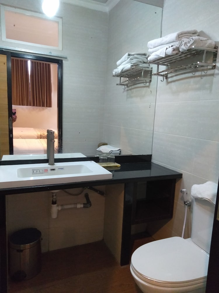 Malang City Boulevard Homestay And Resto 21/55