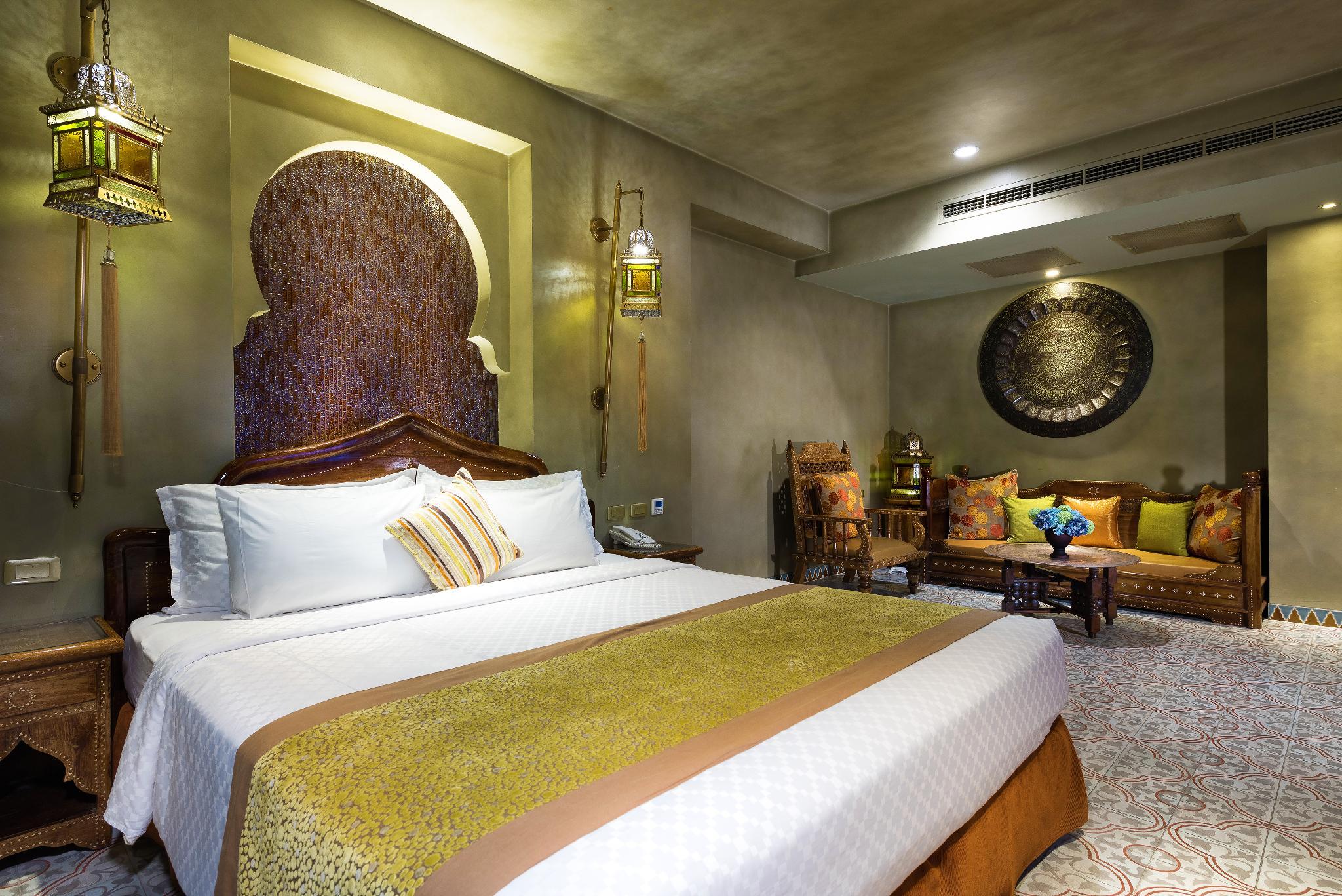 Room, King Bed, Pearl View, Balcony