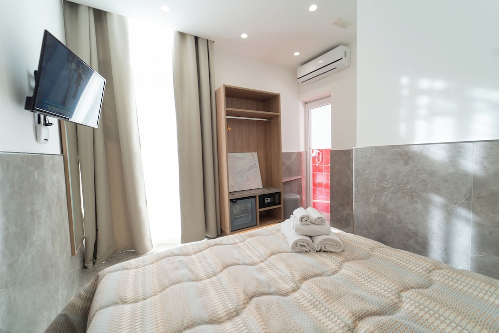 Naples Royal House B&B 20/50
