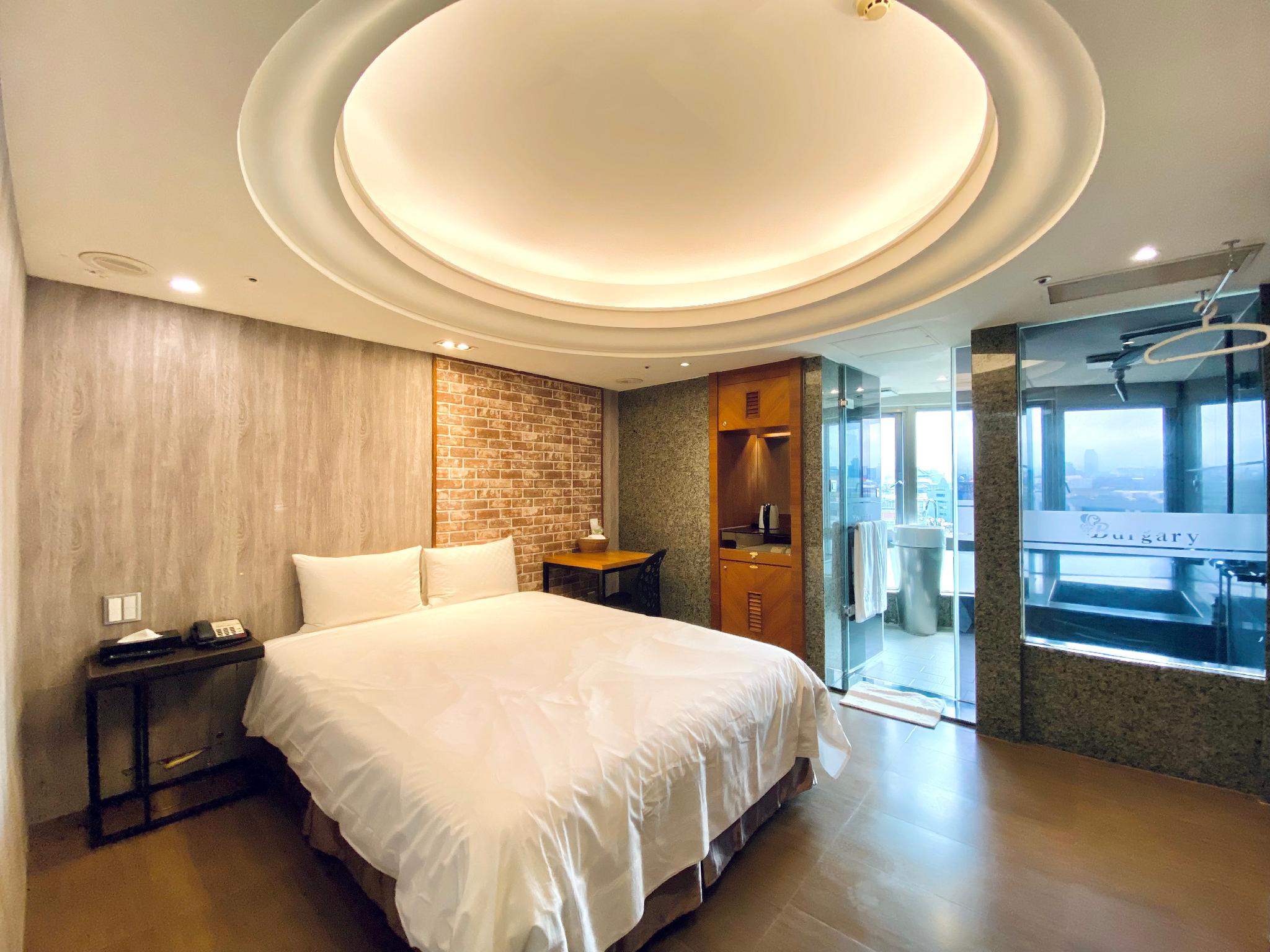Semi Room, Standard, 1 Queen and 1 Semi Double Bed