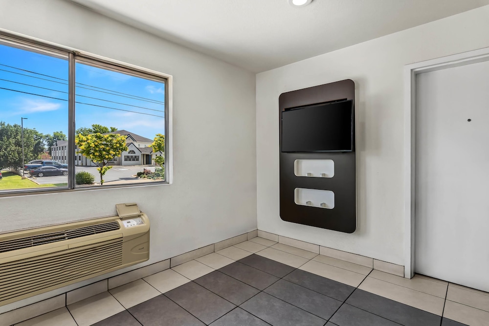 Motel6 Murfreesboro, TN 35/59
