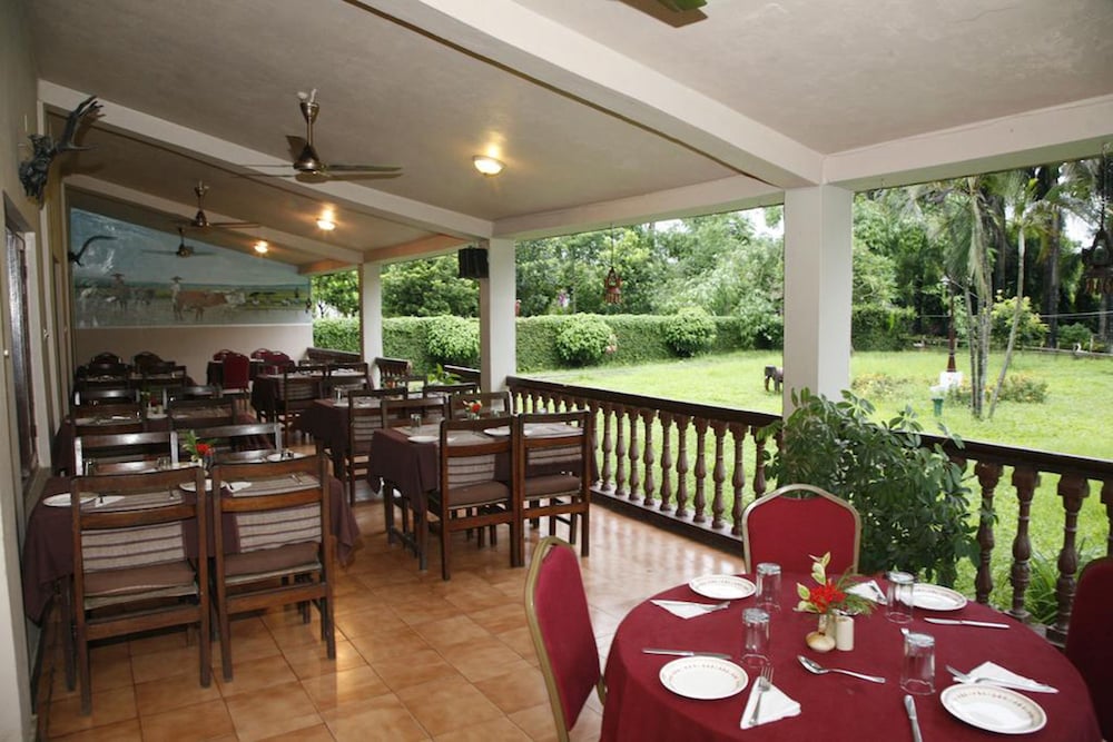 Chitwan Paradise Hotel 18/37