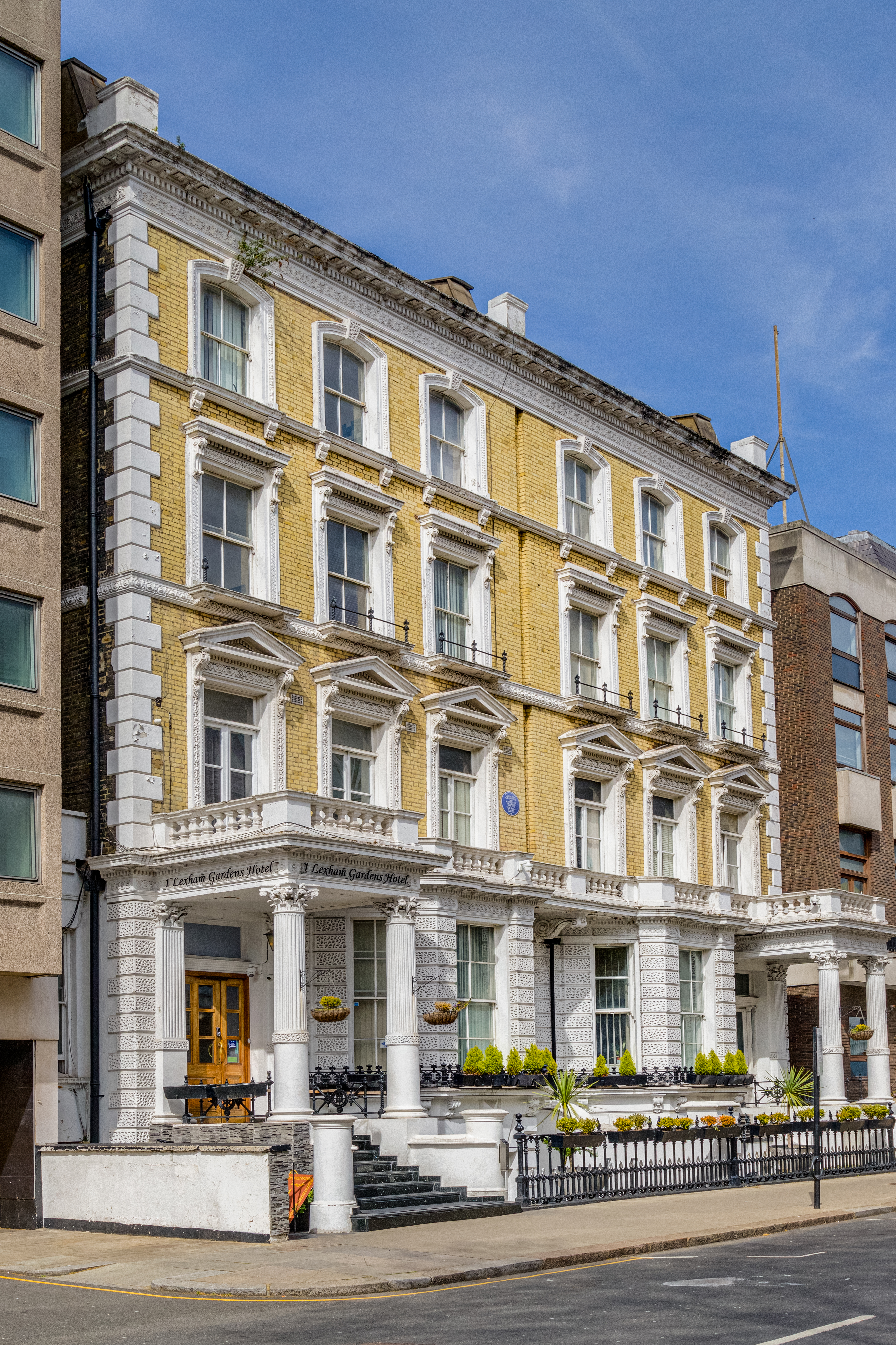 1 Lexham Gardens Hotel 2/50