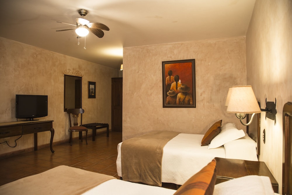 Hotel Las Farolas 35/49