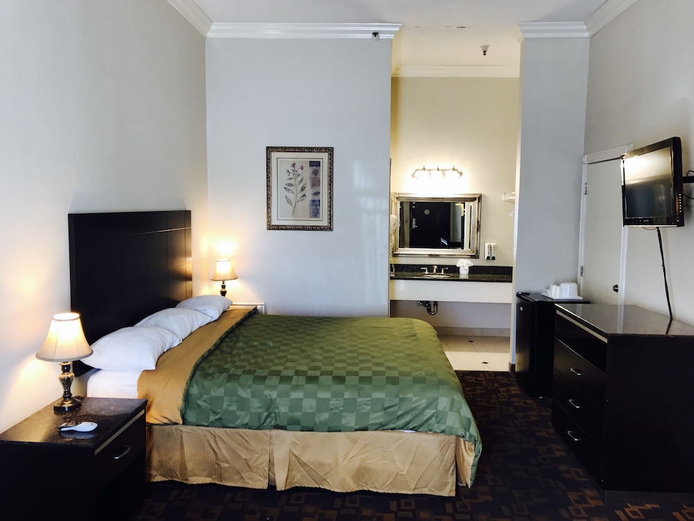 Room at Castaic Inn Near Six Flags Magic Mountain, CASTAIC - CA