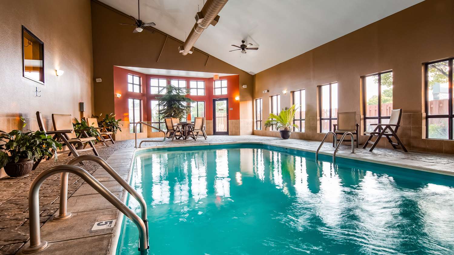 Best Western Plus Country Inn & Suites 25/35