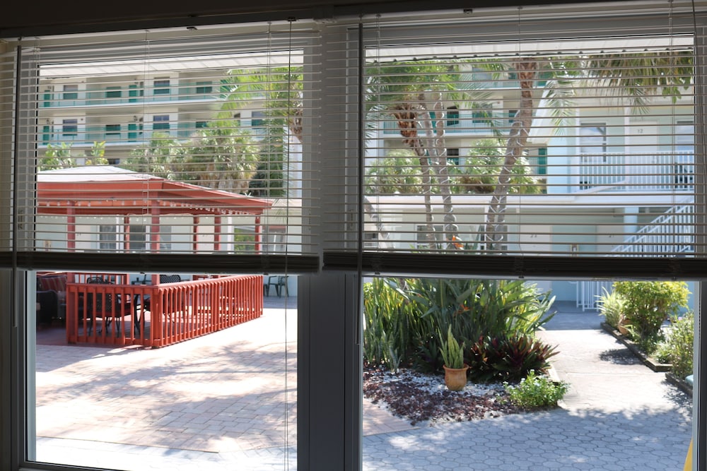 Miramar Resort 1/50