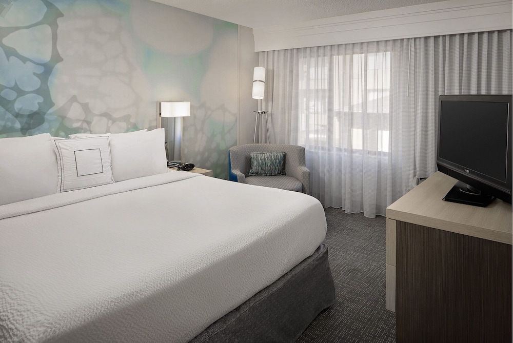 Courtyard By Marriott Houston Westchase 4/28