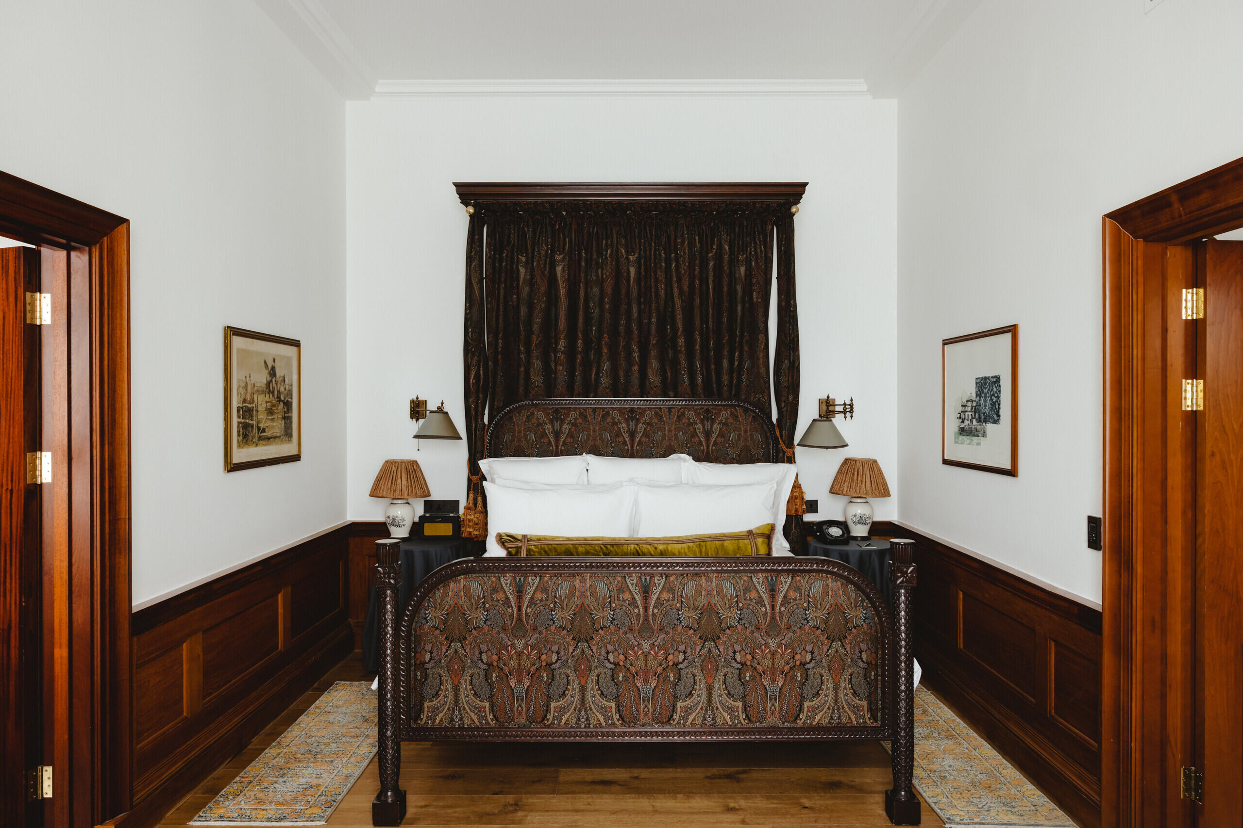 HERITAGE, SUITE