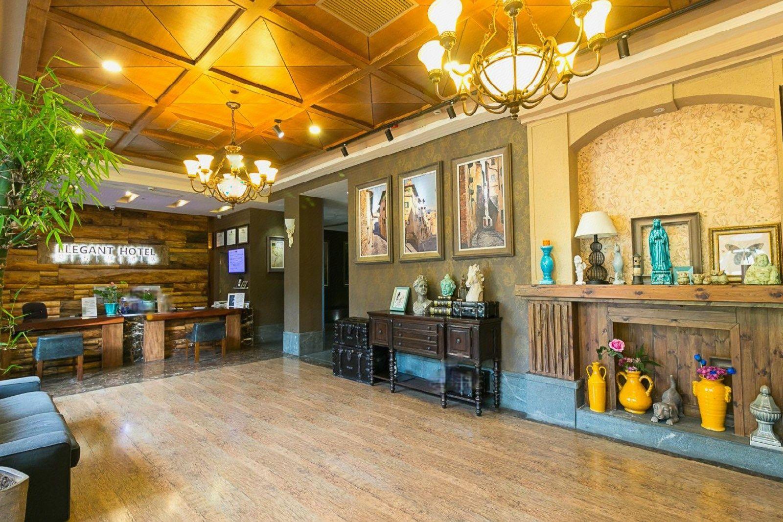 Elegant Hotel 14/48