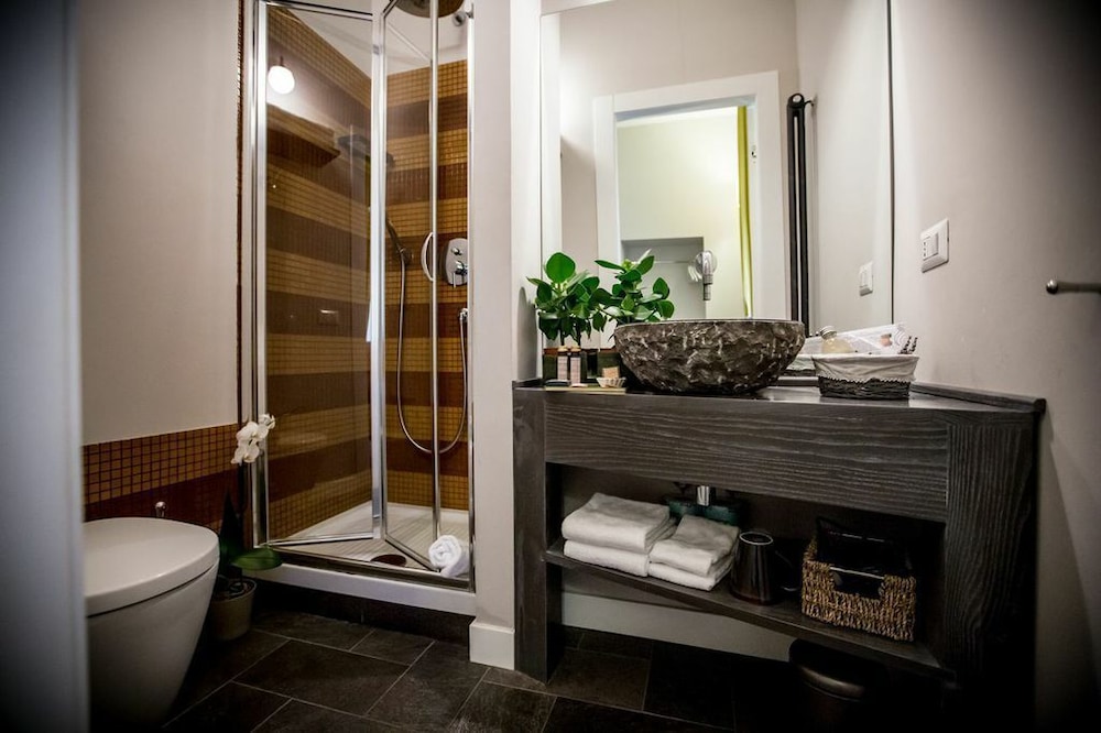 Chic Town Luxury Rooms 64/69
