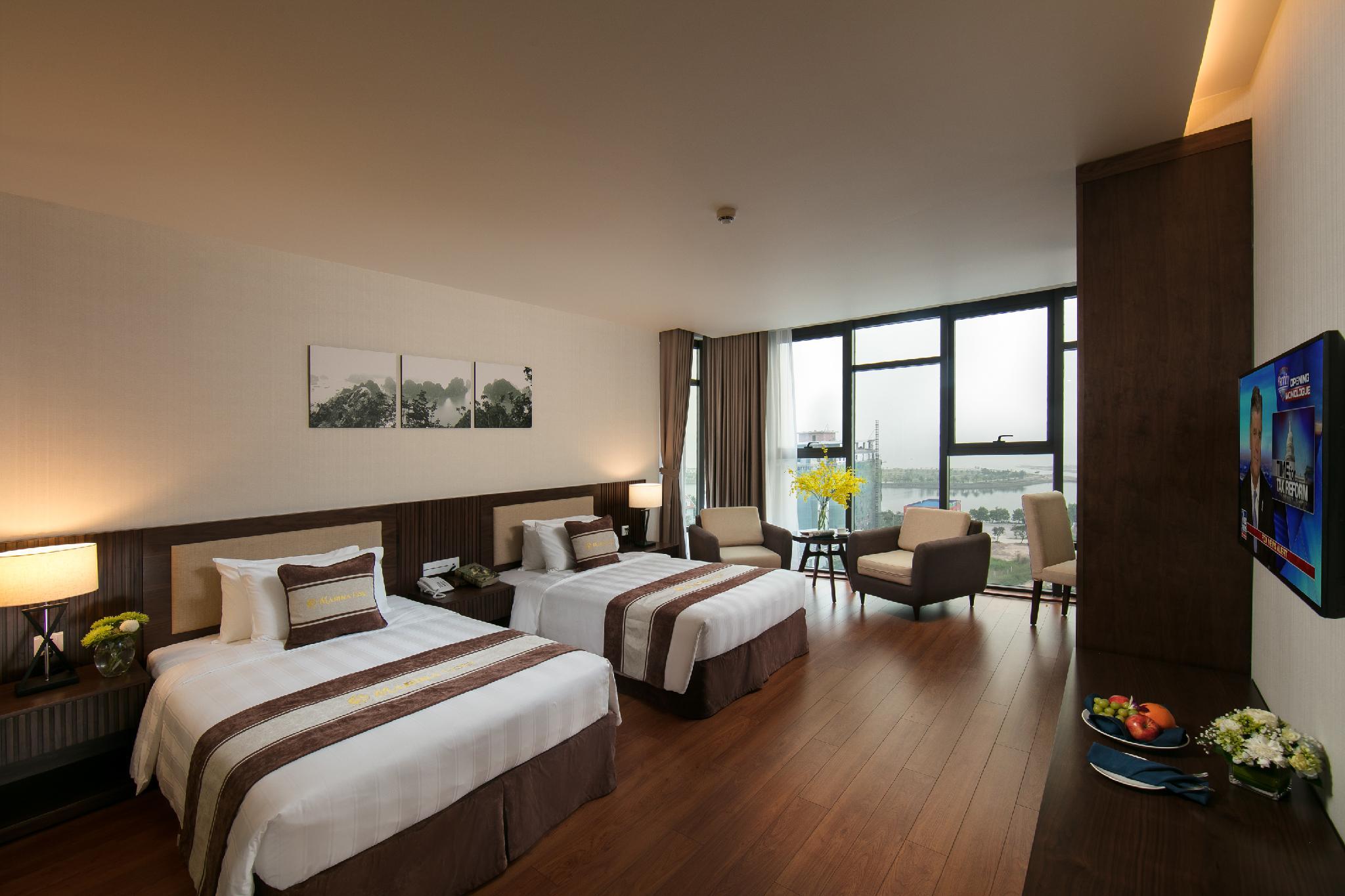 DELUXE, DOUBLE OR TWIN BED